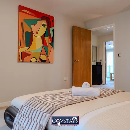 Triumph House - 3-Bed 2-Bath Apartment In Coventry City Centre By Covstays Exterior photo
