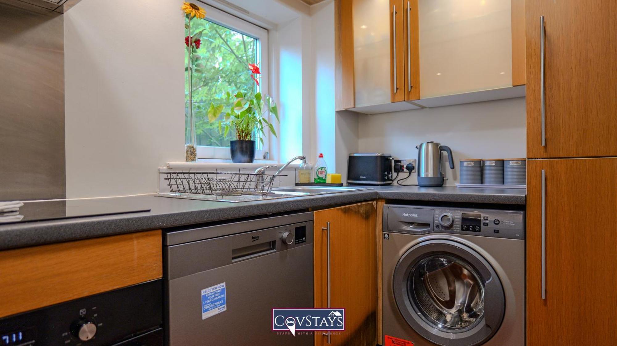 Apartment Triumph House - 3-bed 2-bath In Centre By Covstays